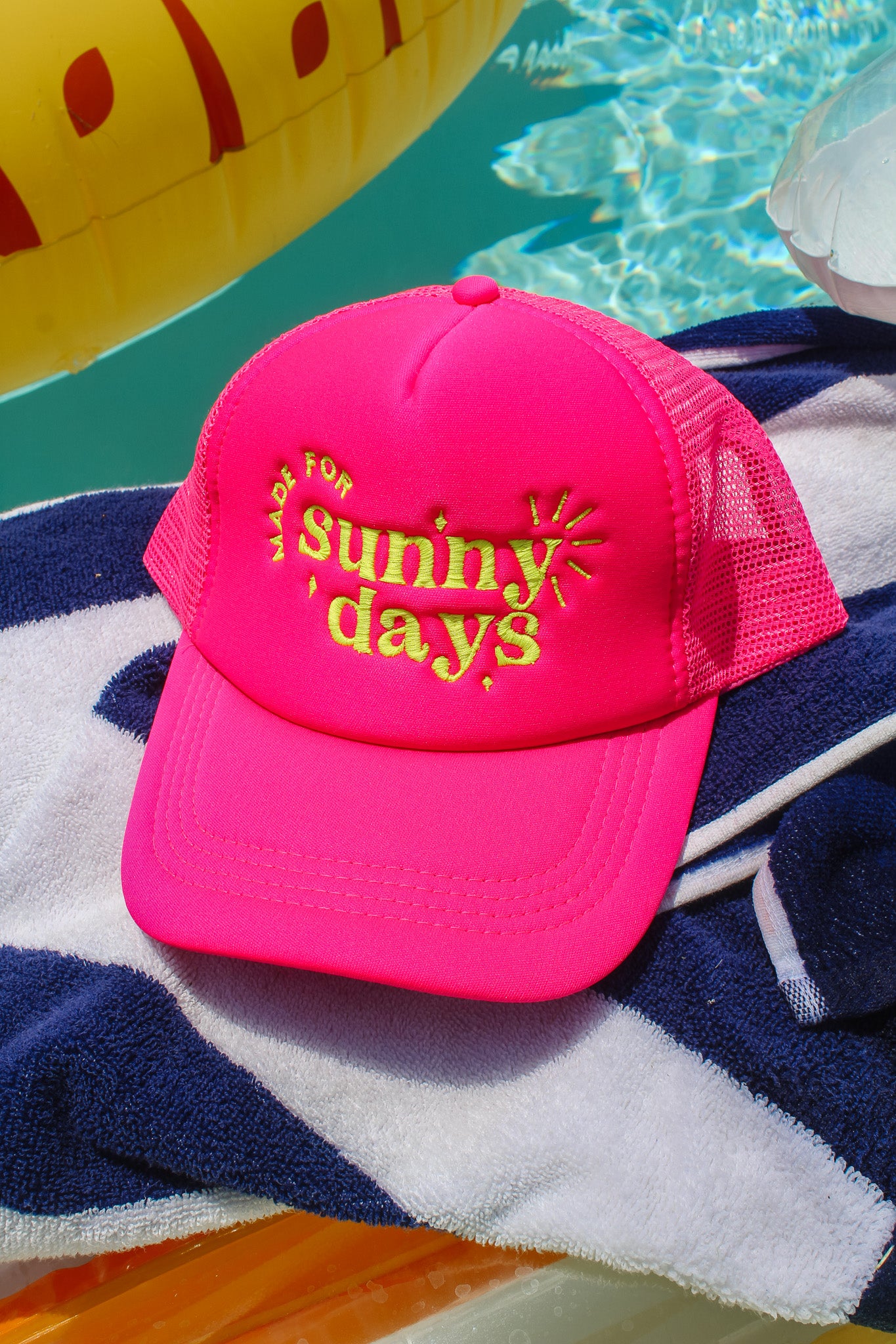 SUNNY DAYS TRUCKER CAP